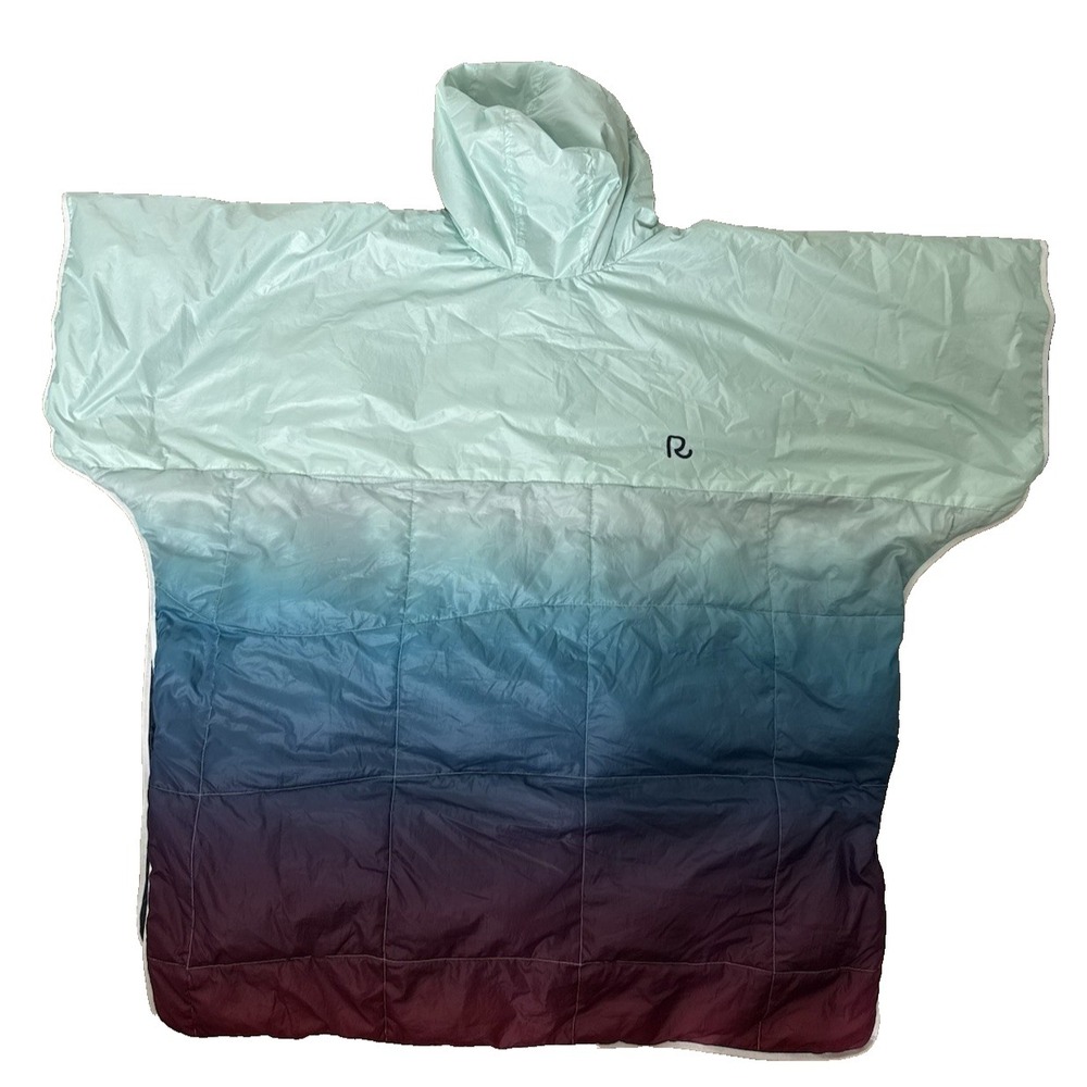 RUMPL Crisp Fade Nanoloft Puffy Poncho Relaxed fit, works for most adults - Picture 2 of 8